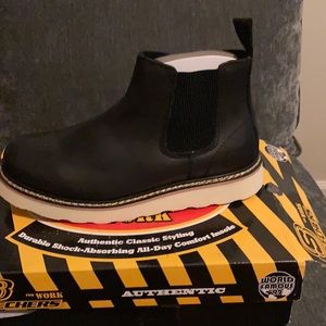 NIB Skechers Men’s soft toe work boots